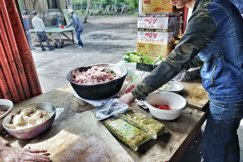 Bên trong trại của người Việt tìm đường nhập cư trái phép vào Anh
