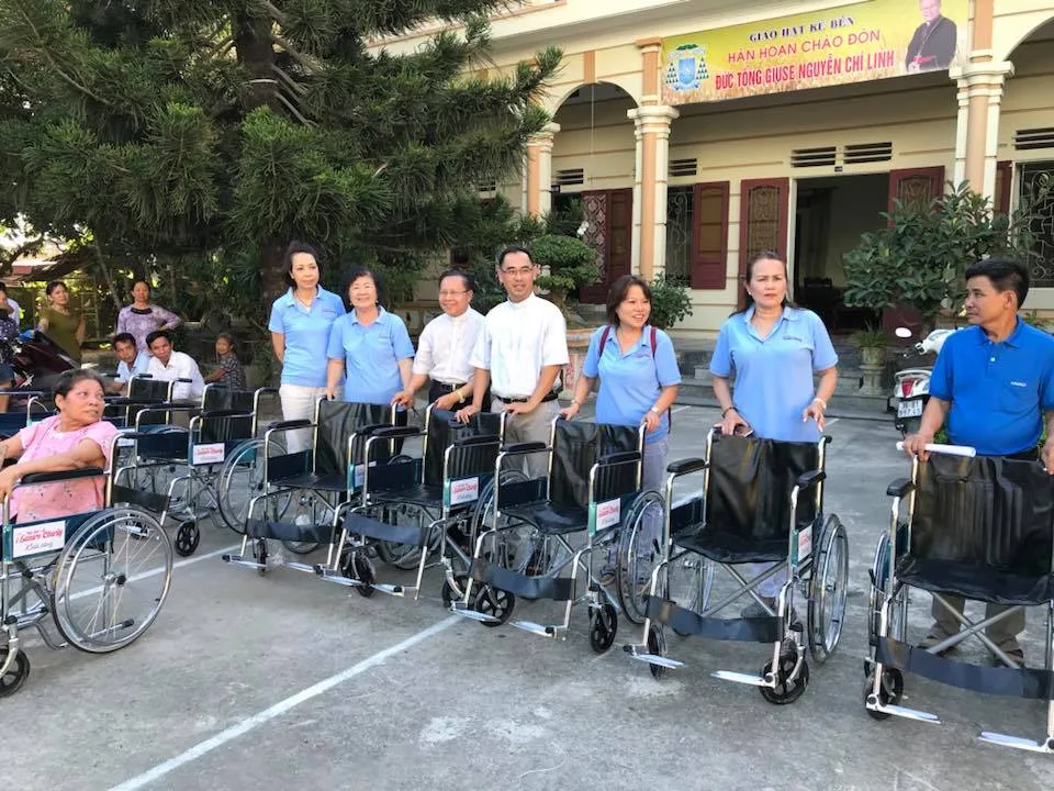 Hành trình đem “đôi chân” đến cho những người khuyết tật