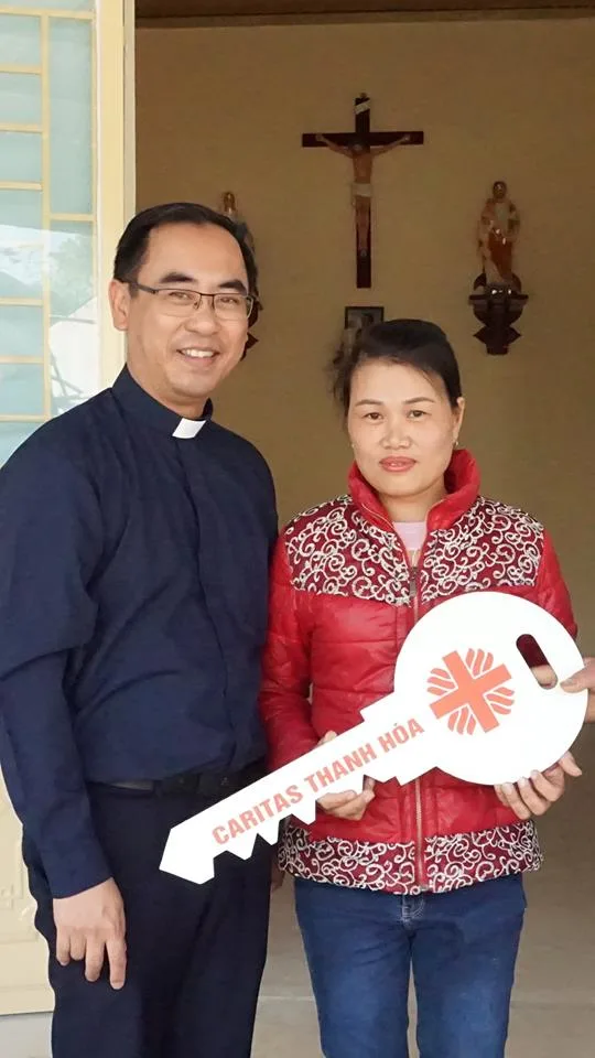 Caritas Thanh Hóa : Bàn Giao Nhà Tình Thương Cho Các Hộ Dân Chài Yên Khánh – Thanh Hóa