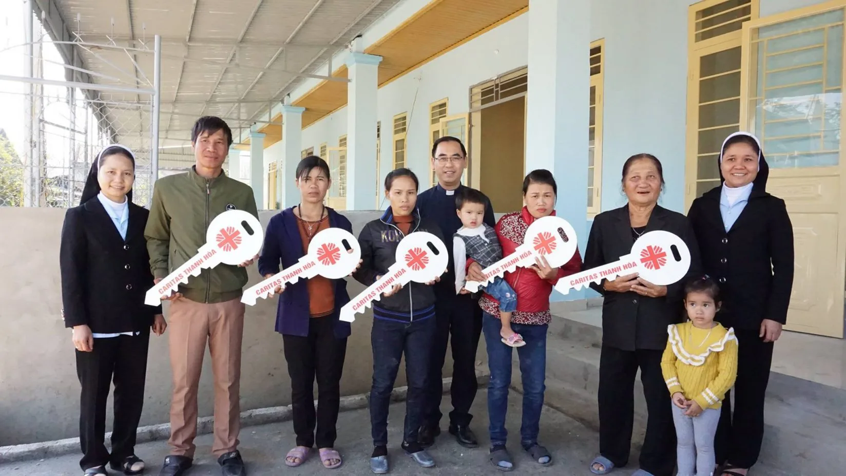 Caritas Thanh Hóa : Bàn Giao Nhà Tình Thương Cho Các Hộ Dân Chài Yên Khánh – Thanh Hóa
