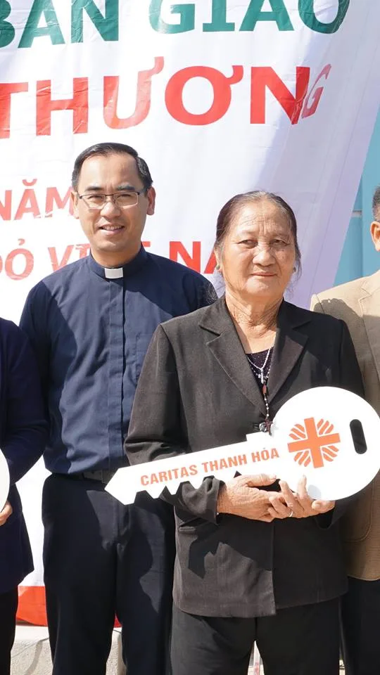 Caritas Thanh Hóa : Bàn Giao Nhà Tình Thương Cho Các Hộ Dân Chài Yên Khánh – Thanh Hóa