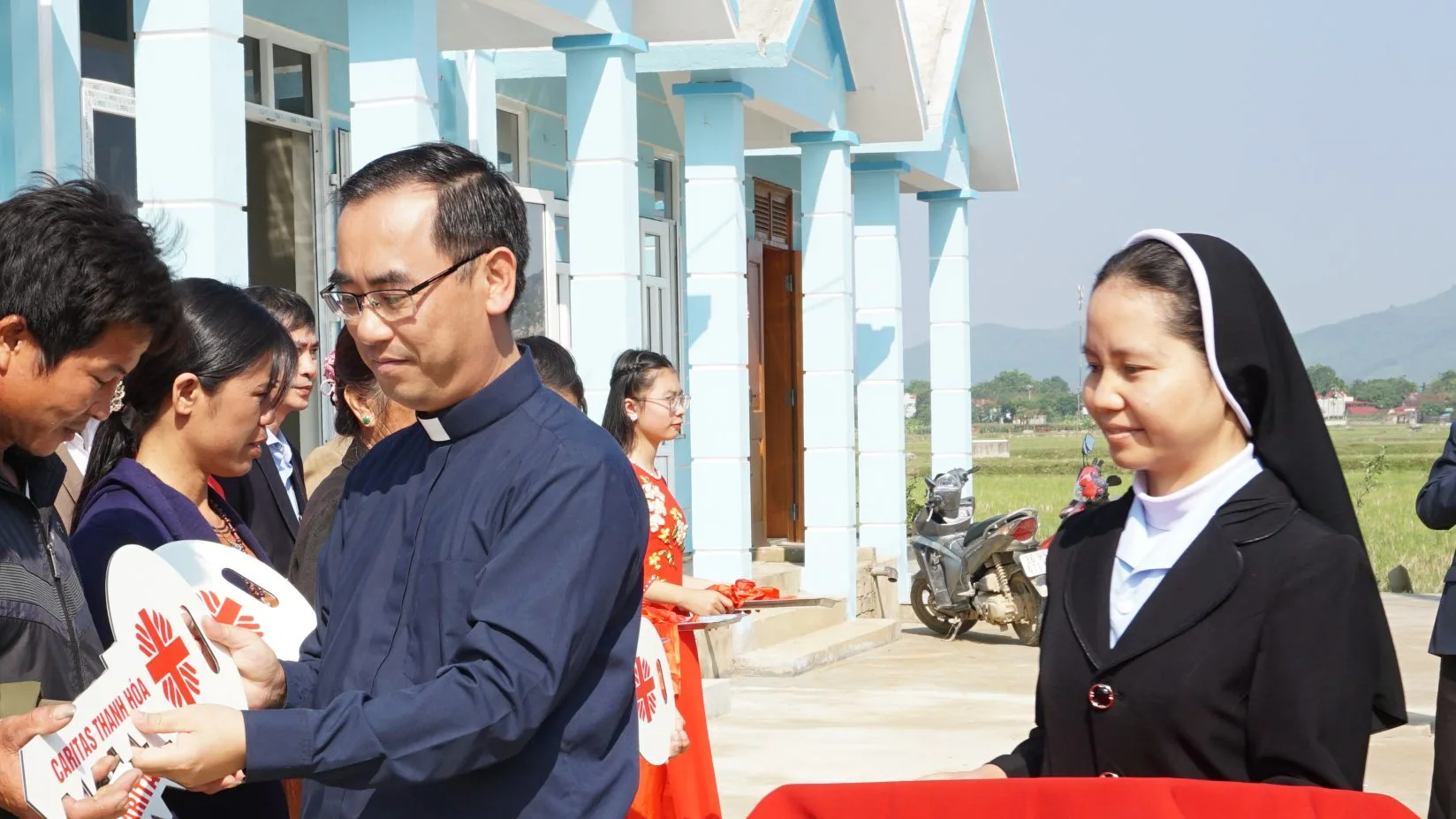 Caritas Thanh Hóa : Bàn Giao Nhà Tình Thương Cho Các Hộ Dân Chài Yên Khánh – Thanh Hóa