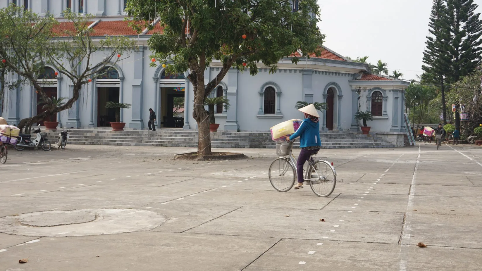 Caritas Thanh Hóa: Tặng Chăn Ấm Cho Người Nghèo
