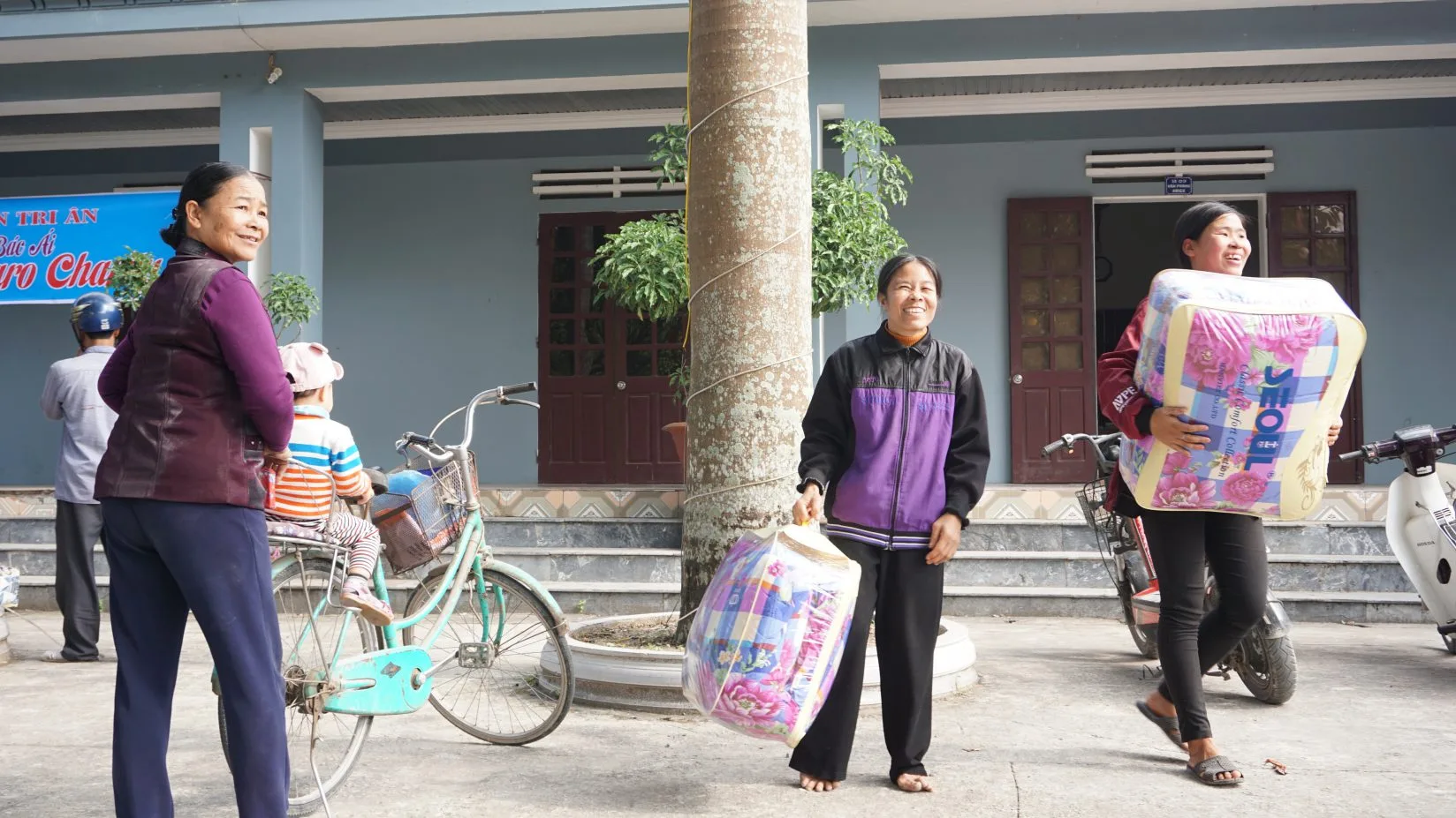 Caritas Thanh Hóa: Tặng Chăn Ấm Cho Người Nghèo