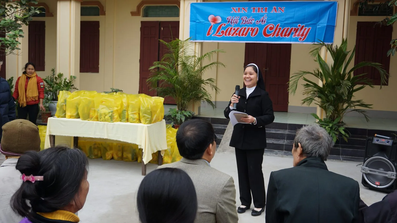 Caritas Thanh Hóa: Thăm Và Tặng Quà Tết Cho Người Nghèo và Hội Người Mù Huyện Vĩnh Lộc