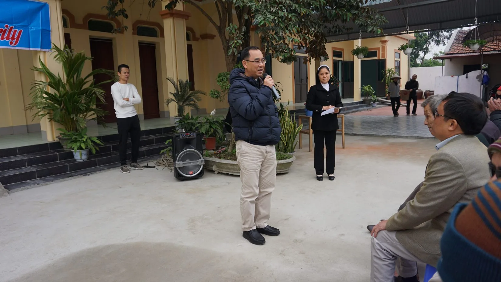 Caritas Thanh Hóa: Thăm Và Tặng Quà Tết Cho Người Nghèo và Hội Người Mù Huyện Vĩnh Lộc