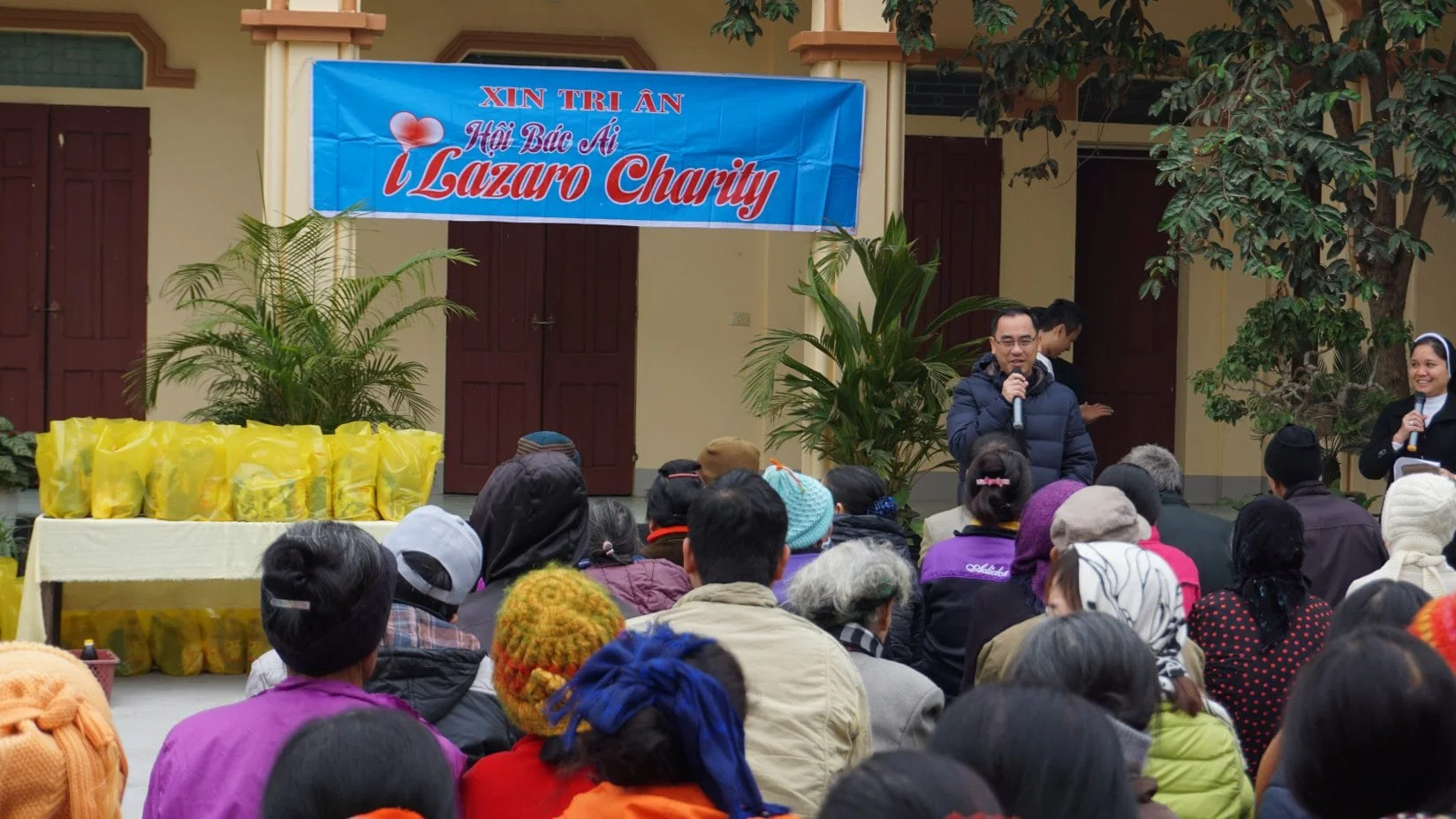 Caritas Thanh Hóa: Thăm Và Tặng Quà Tết Cho Người Nghèo và Hội Người Mù Huyện Vĩnh Lộc