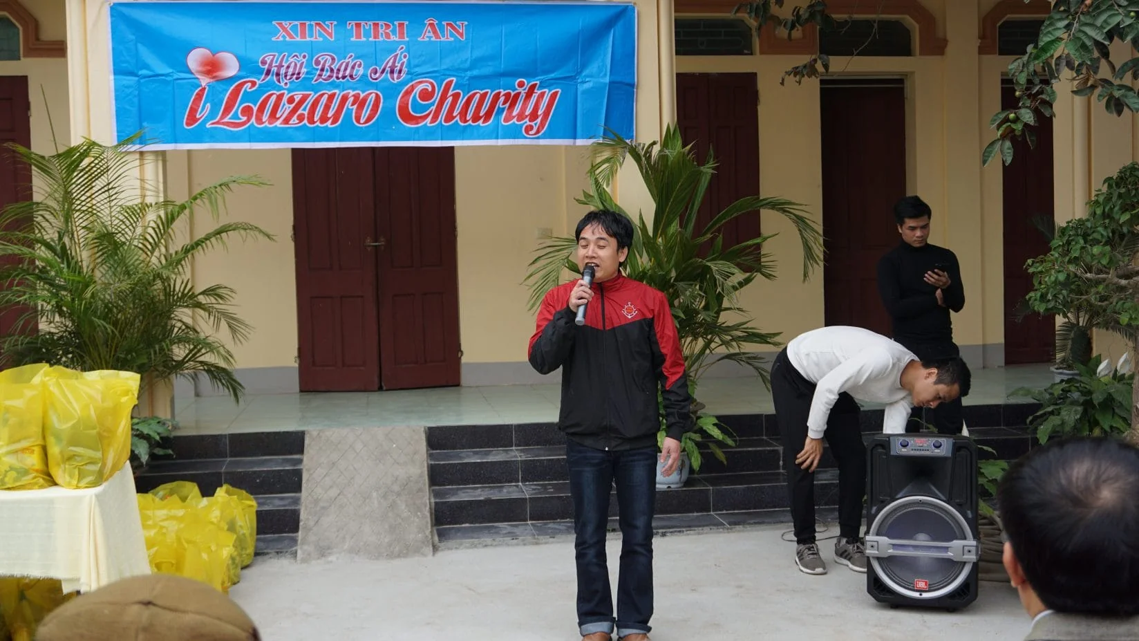 Caritas Thanh Hóa: Thăm Và Tặng Quà Tết Cho Người Nghèo và Hội Người Mù Huyện Vĩnh Lộc