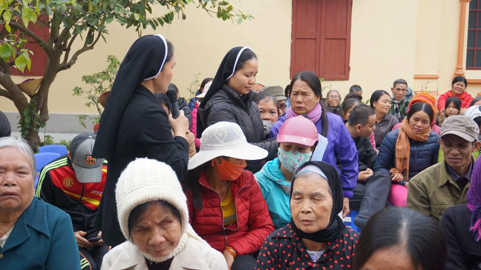 Caritas Thanh Hóa: Thăm Và Tặng Quà Tết Cho Người Nghèo và Hội Người Mù Huyện Vĩnh Lộc
