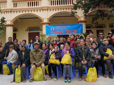 Caritas Thanh Hóa: Thăm Và Tặng Quà Tết Cho Người Nghèo và Hội Người Mù Huyện Vĩnh Lộc