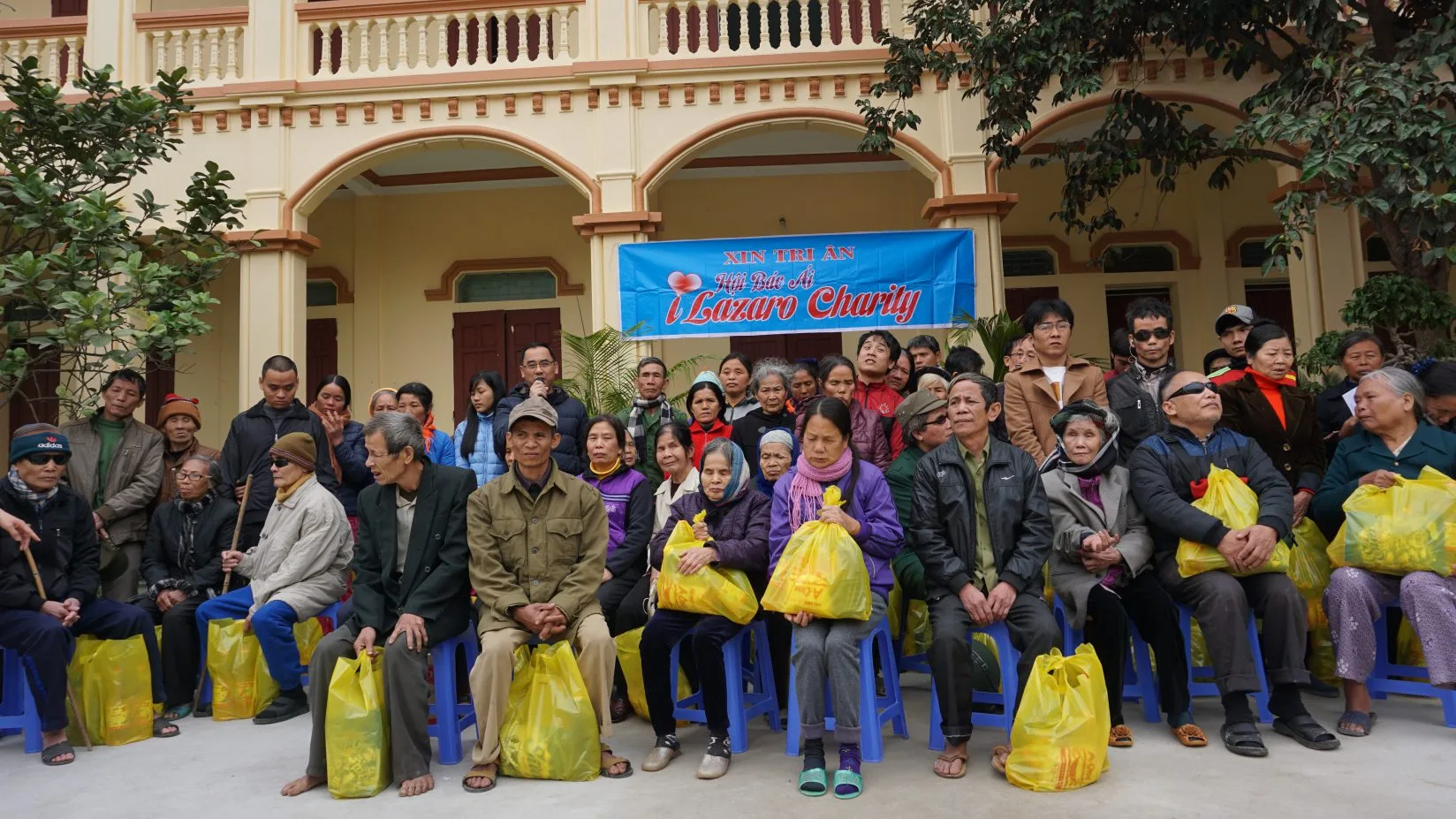 Caritas Thanh Hóa: Thăm Và Tặng Quà Tết Cho Người Nghèo và Hội Người Mù Huyện Vĩnh Lộc