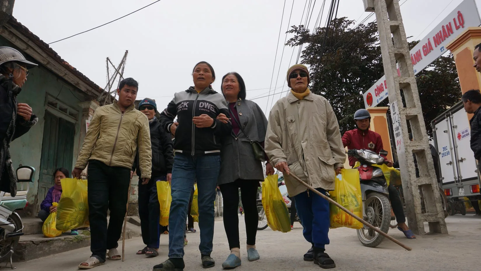 Caritas Thanh Hóa: Thăm Và Tặng Quà Tết Cho Người Nghèo và Hội Người Mù Huyện Vĩnh Lộc