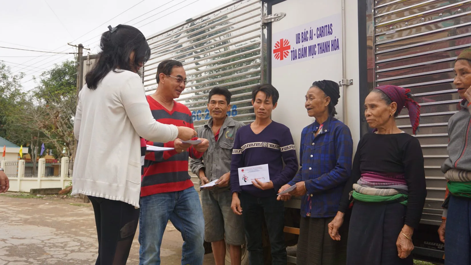 SẺ CHIA NIỀM VUI MÙA XUÂN