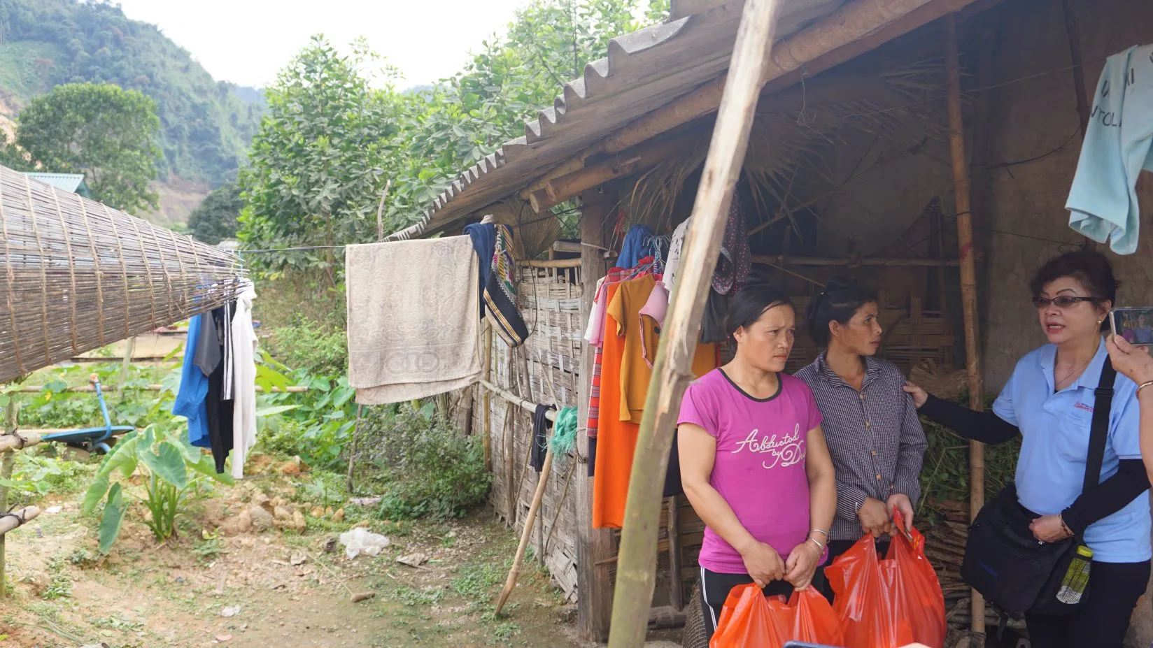SẺ CHIA NIỀM VUI MÙA XUÂN
