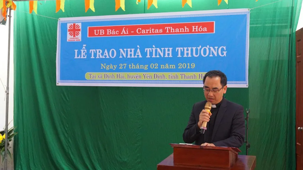 Lễ Trao Nhà Tình Thương