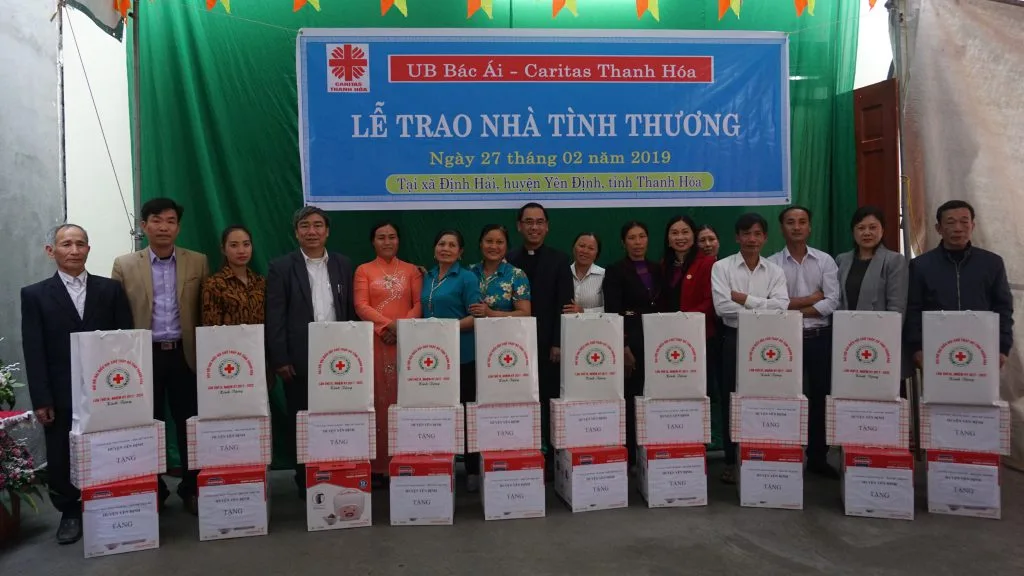 Lễ Trao Nhà Tình Thương