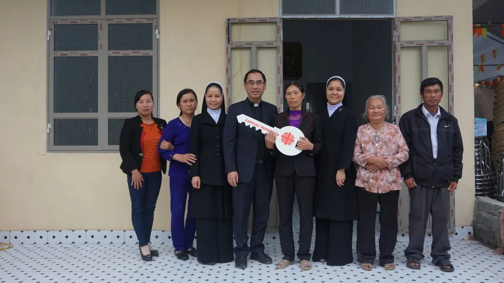 Lễ Trao Nhà Tình Thương