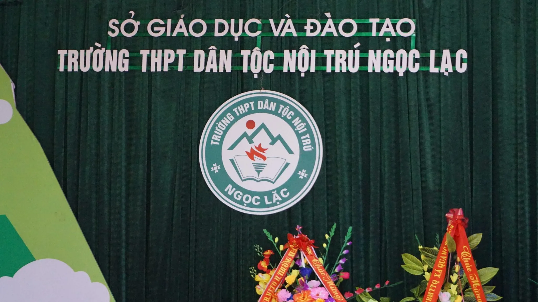 CARITAS THANH HÓA THĂM VÀ CHIA SẺ VỚI CÁC EM HỌC SINH TRƯỜNG THPT DÂN TỘC NỘI TRÚ NGỌC LẶC – THANH HÓA