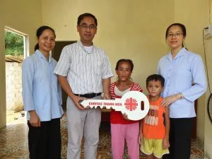 XÂY TÌNH CHÚA QUA NHỮNG CĂN NHÀ YÊU THƯƠNG
