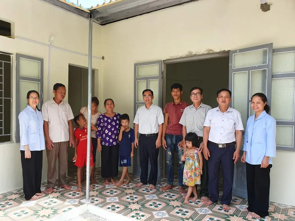 Hạnh phúc đong đầy trong nước mắt