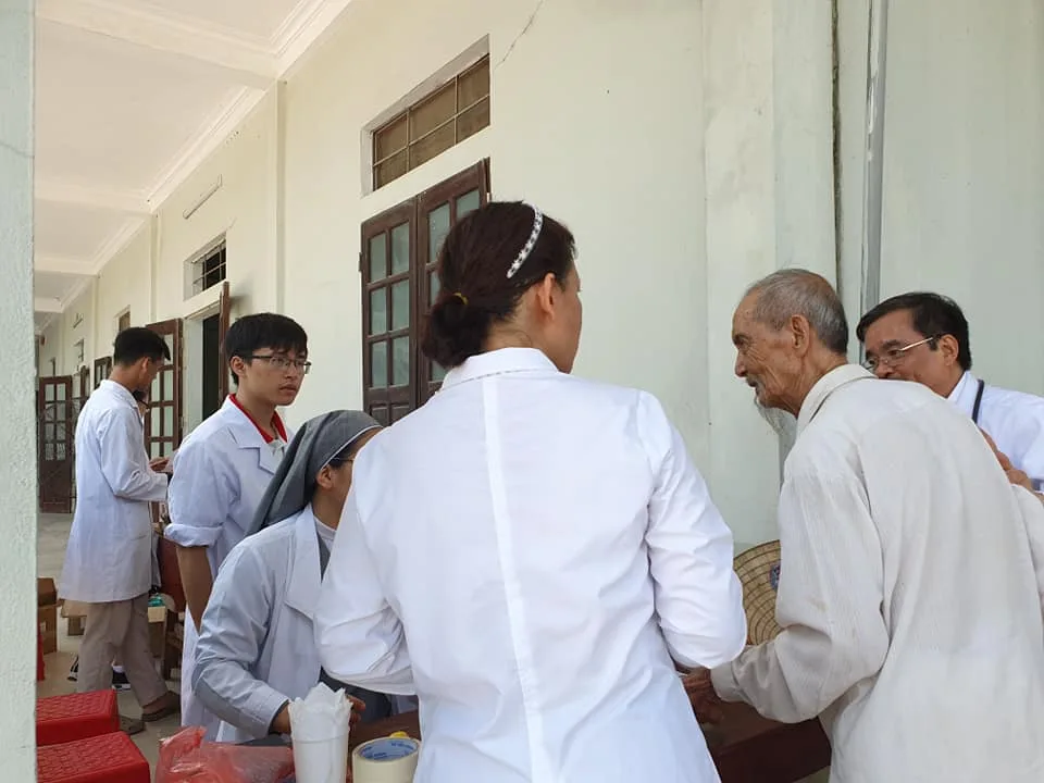 Cariatas Thanh Hóa: Khám Bệnh Và Phát Thuốc Miễn Phí Cho Người Nghèo Tại Giáo Xứ Ngọc Đỉnh
