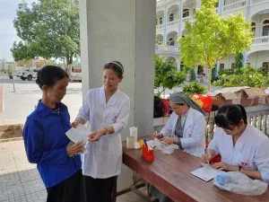 Cariatas Thanh Hóa: Khám Bệnh Và Phát Thuốc Miễn Phí Cho Người Nghèo Tại Giáo Xứ Ngọc Đỉnh