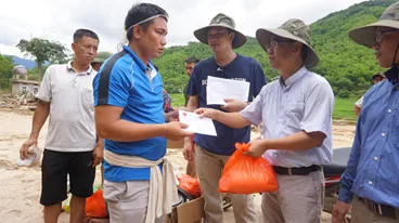 CARITAS THANH HÓA ĐỒNG HÀNH CÙNG BÀ CON VÙNG LŨ