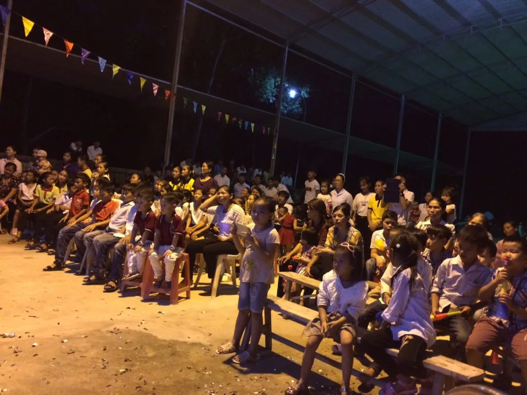 CARITAS THANH HÓA TRONG “ĐÊM HỘI TRĂNG RẰM” TẠI GIÁO XỨ ĐÔNG YÊN – GIÁO PHẬN THANH HÓA