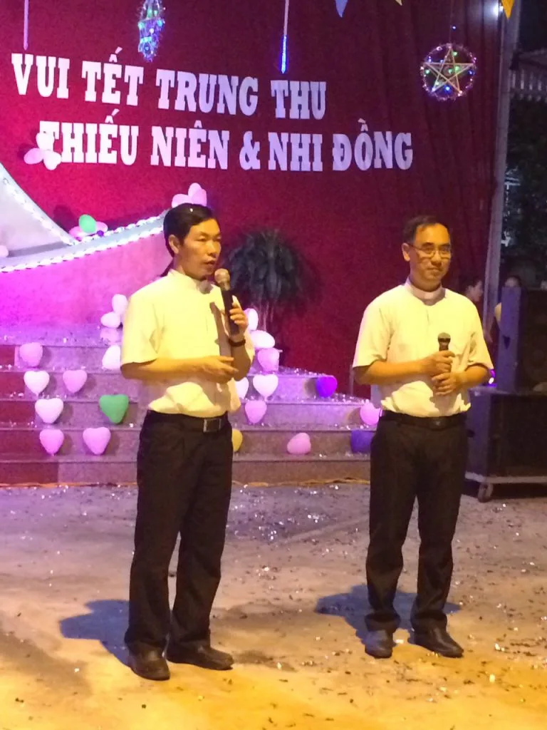 CARITAS THANH HÓA TRONG “ĐÊM HỘI TRĂNG RẰM” TẠI GIÁO XỨ ĐÔNG YÊN – GIÁO PHẬN THANH HÓA