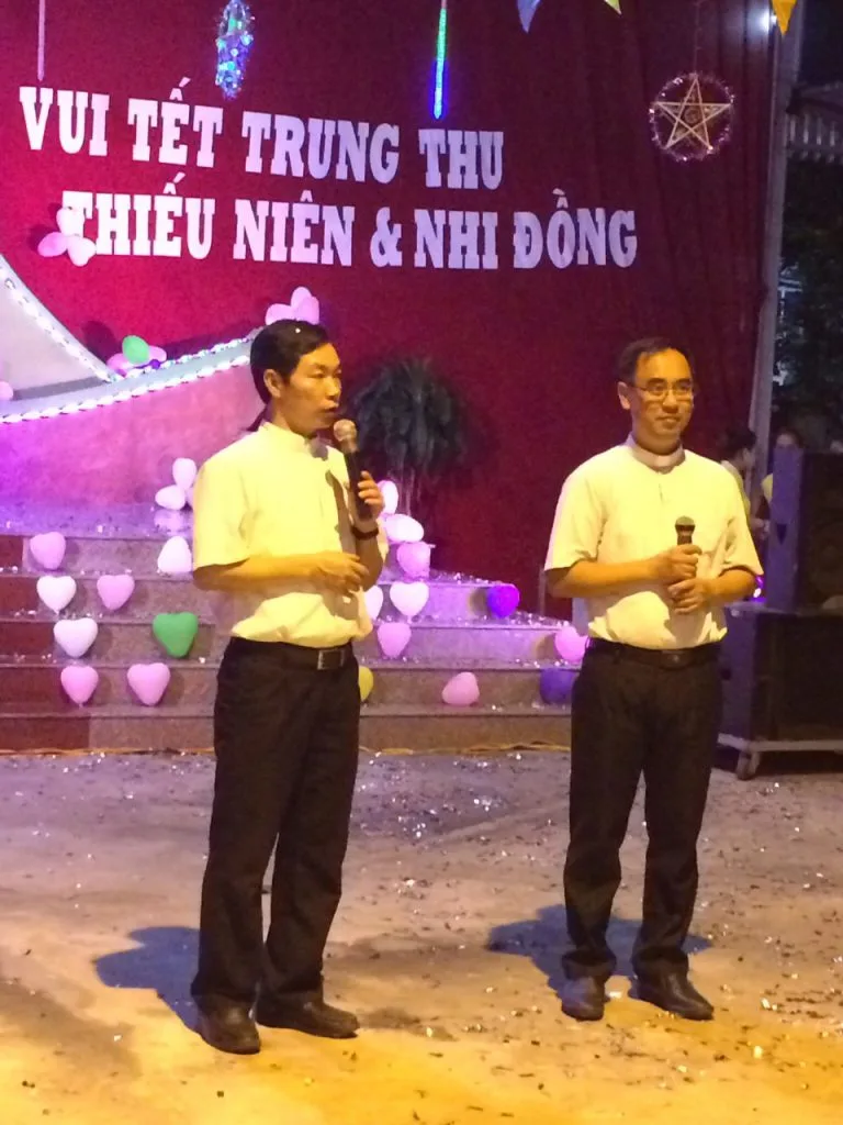 CARITAS THANH HÓA TRONG “ĐÊM HỘI TRĂNG RẰM” TẠI GIÁO XỨ ĐÔNG YÊN – GIÁO PHẬN THANH HÓA