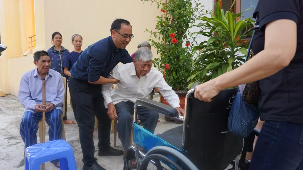 Hỗ Trợ Đôi Chân Cho Người Khuyết Tật