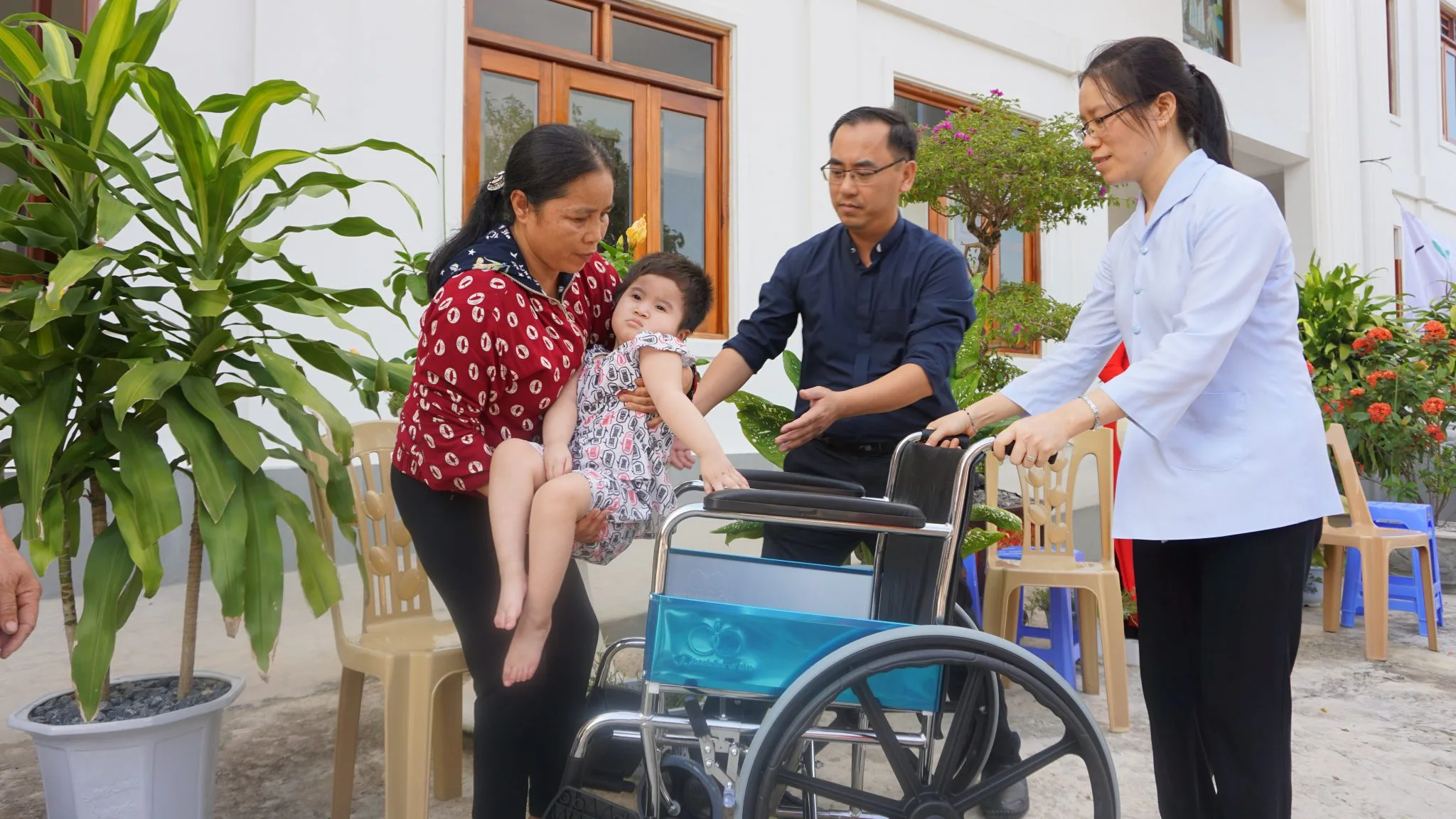 Hỗ Trợ Đôi Chân Cho Người Khuyết Tật