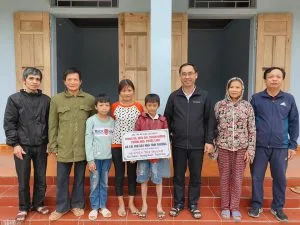 TRAO NHÀ TÌNH THƯƠNG CHO GIA ĐINH CHỊ NGUYỄN THỊ THANH
