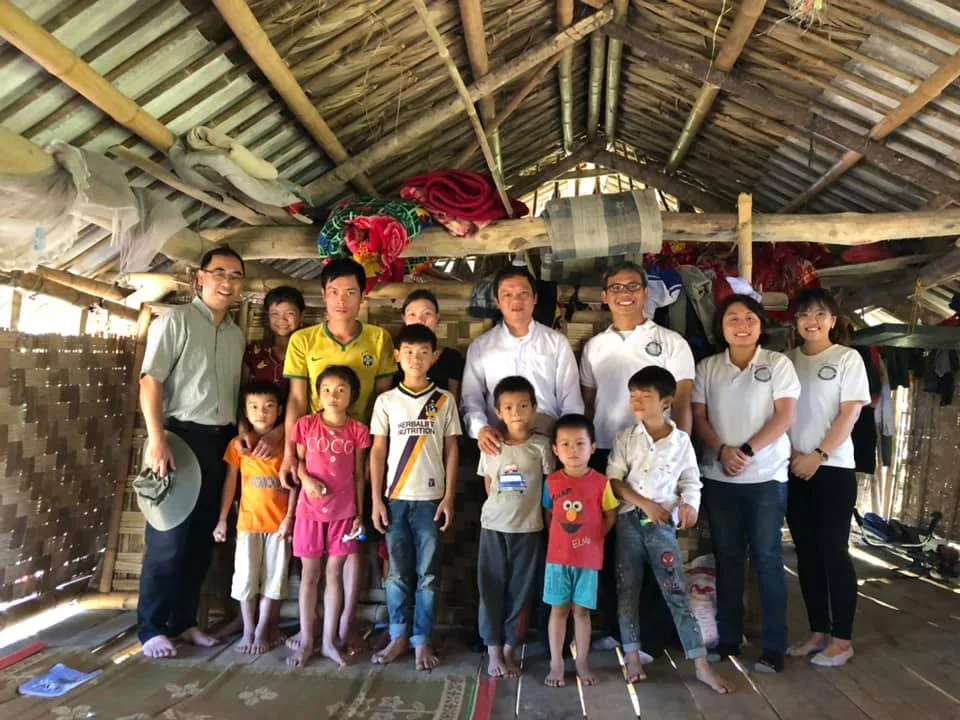 GIA CẢNH ANH CẦM BÁ MẾN