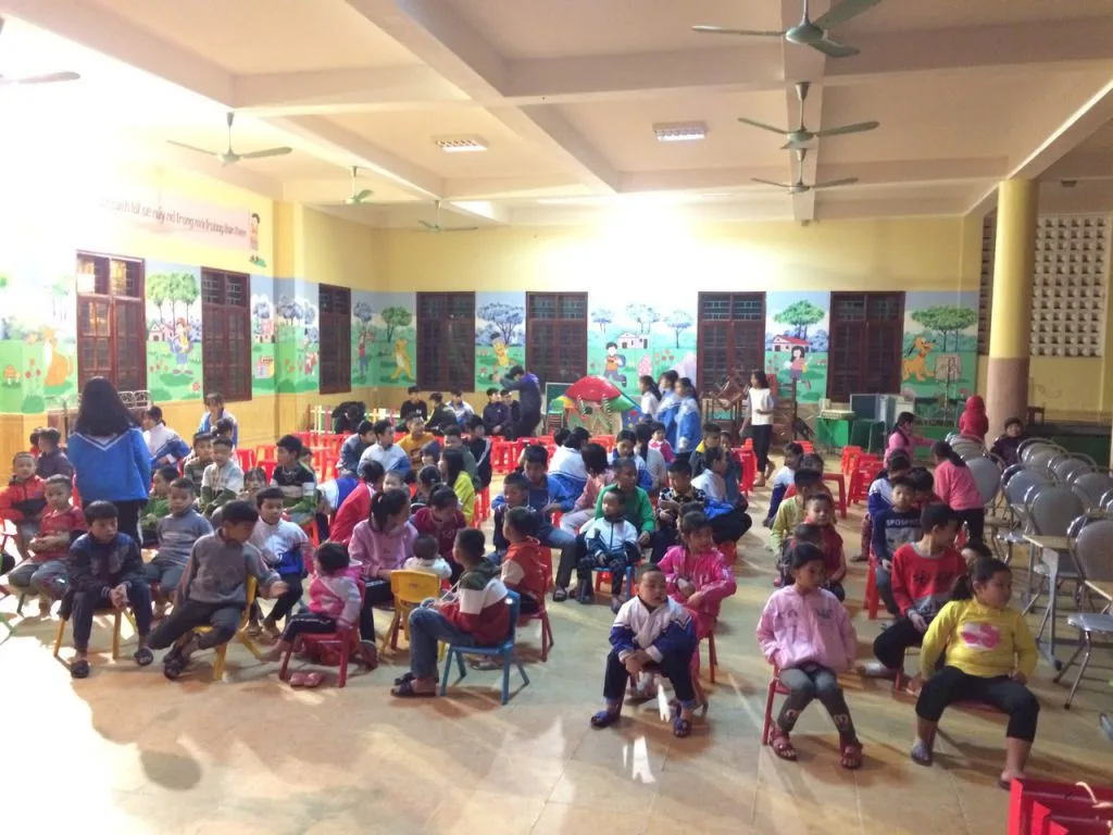 ĐEM NIỀM VUI GIÁNG SINH ĐẾN VỚI LÀNG TRẺ EM SOS THANH HOÁ