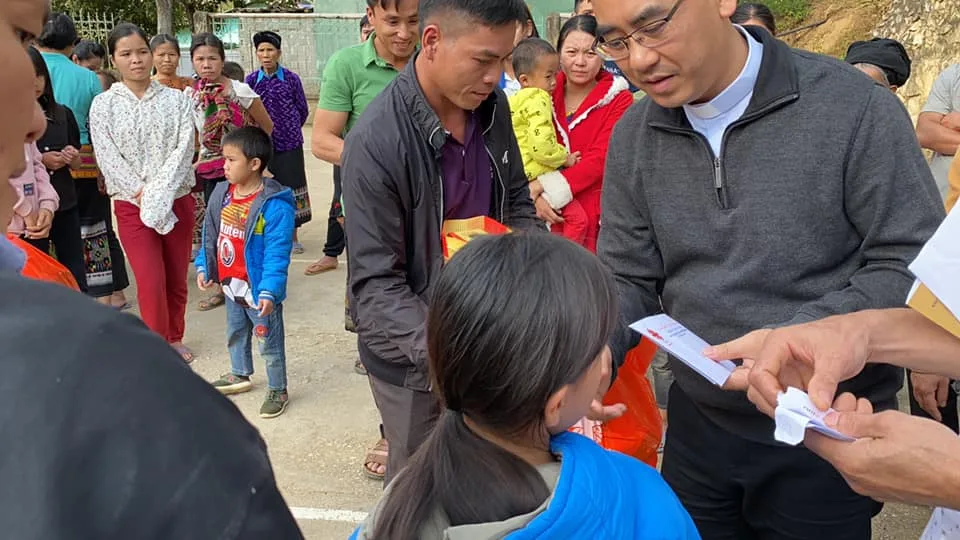 Đem hơi ấm mùa Xuân đến cho bà con dân tộc thiểu số tại xã Mường Chanh, huyện Mường Lát, tỉnh Thanh Hoá