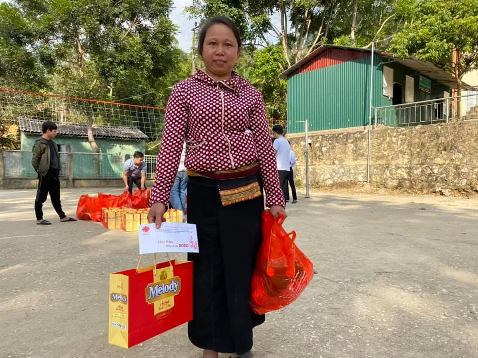 Đem hơi ấm mùa Xuân đến cho bà con dân tộc thiểu số tại xã Mường Chanh, huyện Mường Lát, tỉnh Thanh Hoá