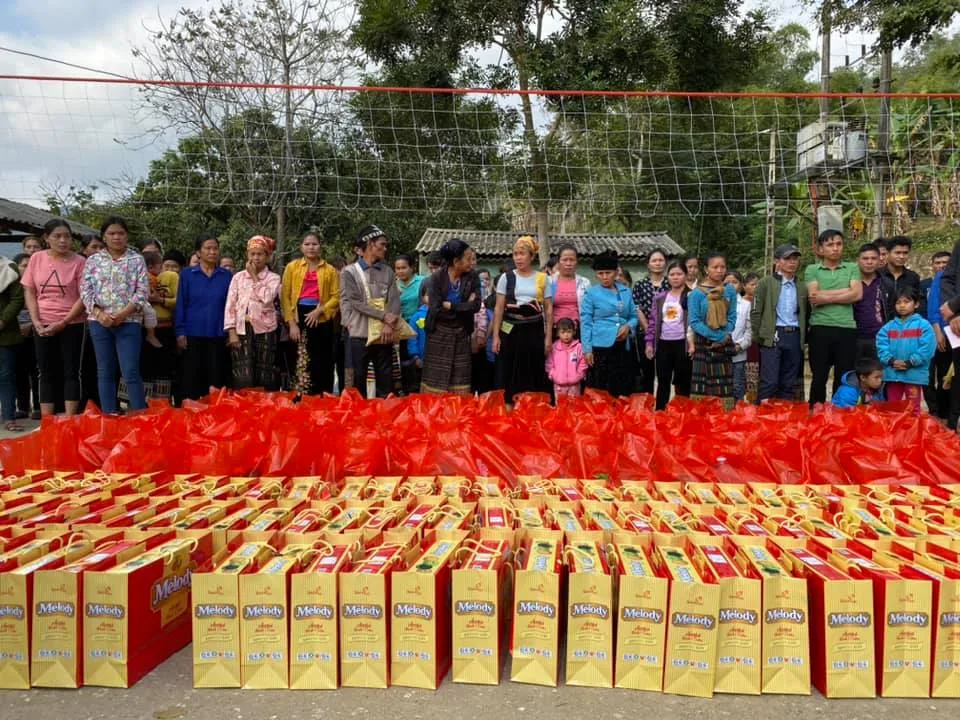 Đem hơi ấm mùa Xuân đến cho bà con dân tộc thiểu số tại xã Mường Chanh, huyện Mường Lát, tỉnh Thanh Hoá