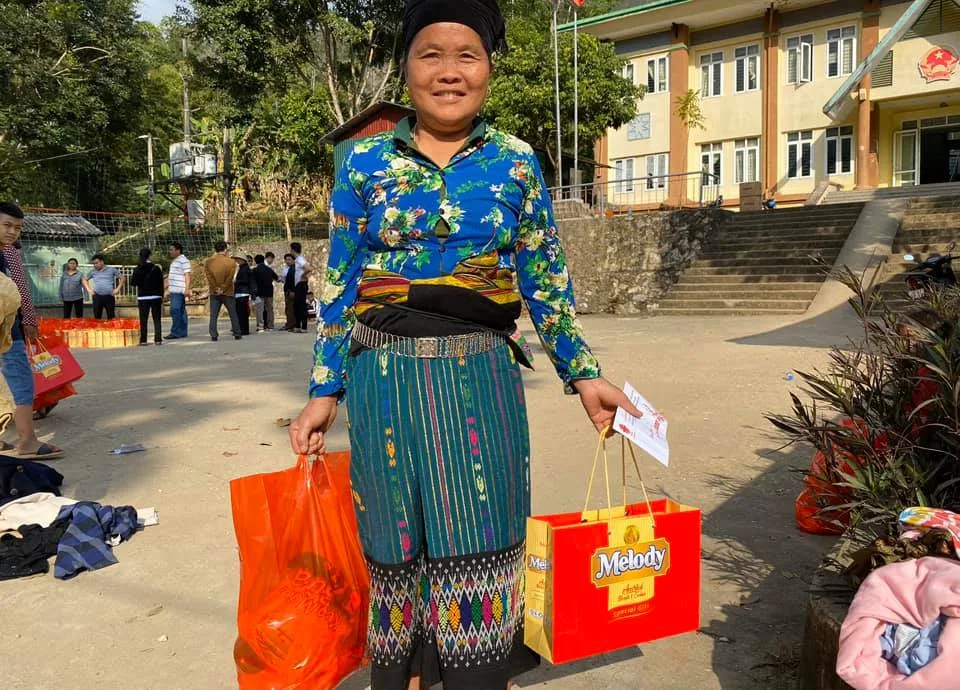 Đem hơi ấm mùa Xuân đến cho bà con dân tộc thiểu số tại xã Mường Chanh, huyện Mường Lát, tỉnh Thanh Hoá
