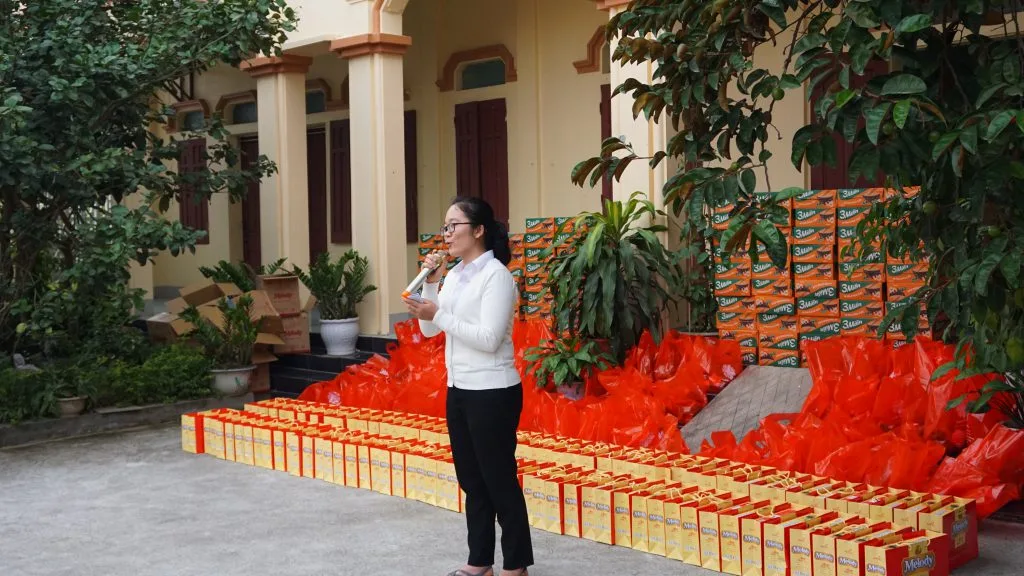 Trao quà Tết cho hội người mù tỉnh Thanh Hóa
