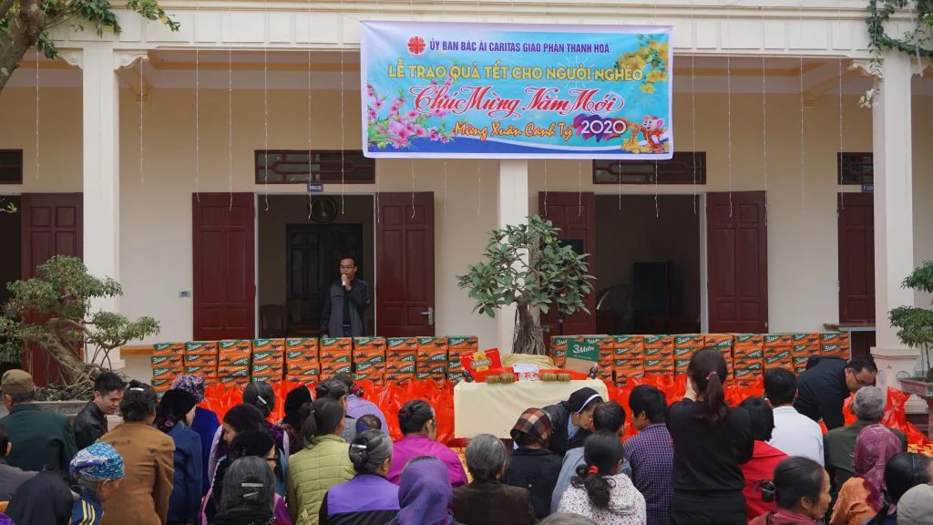 Trao quà Tết cho hội người mù tỉnh Thanh Hóa