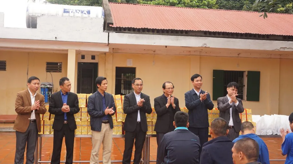Trao quà Tết cho bệnh nhân tâm thần