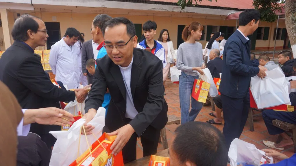 Trao quà Tết cho bệnh nhân tâm thần