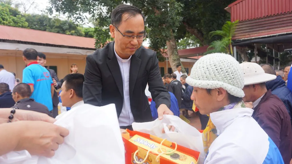 Trao quà Tết cho bệnh nhân tâm thần
