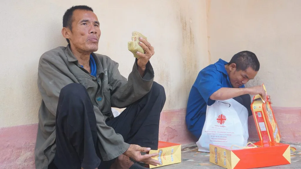 Trao quà Tết cho bệnh nhân tâm thần