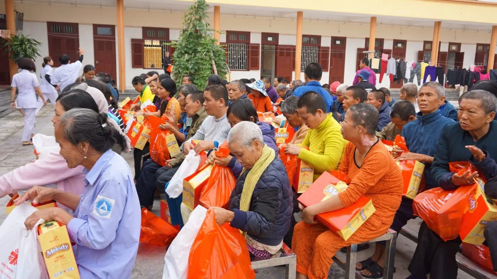 Trao quà Tết cho bệnh nhân tâm thần