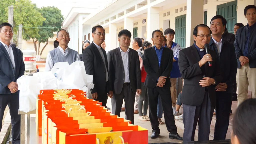 Trao quà Tết cho bệnh nhân tâm thần
