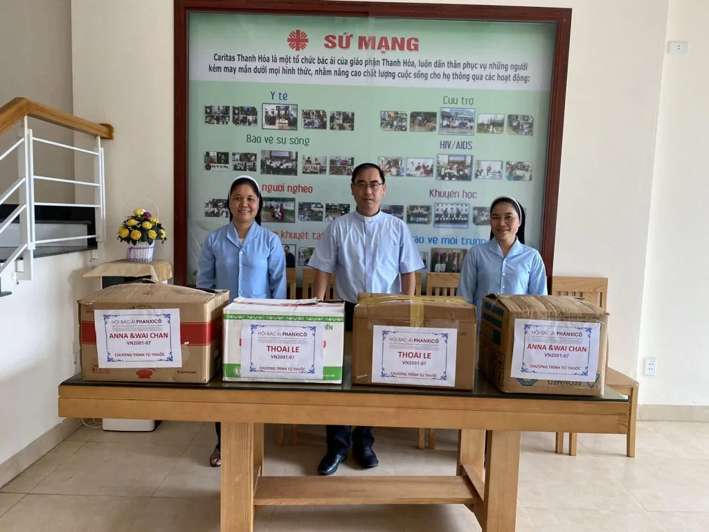 ĐỨC ÁI: ÁNH SÁNG GIỮA ĐÊM ĐEN