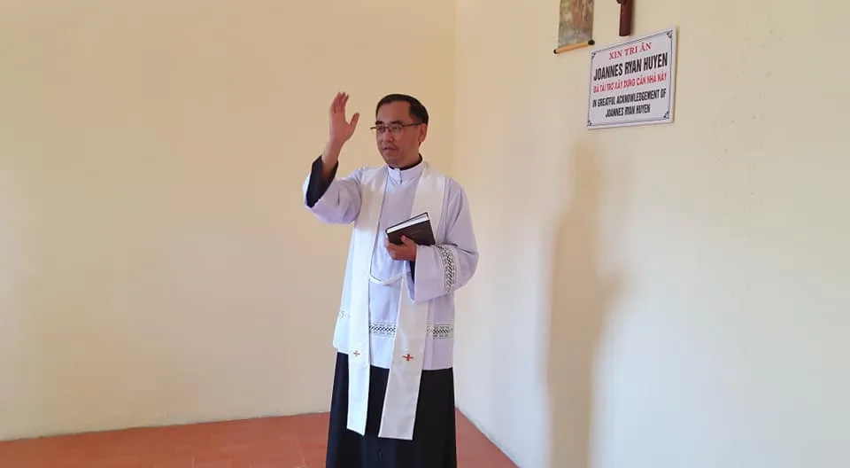 TRAO NHÀ CHO GIA ĐÌNH EM NGUYỄN VĂN CÔNG