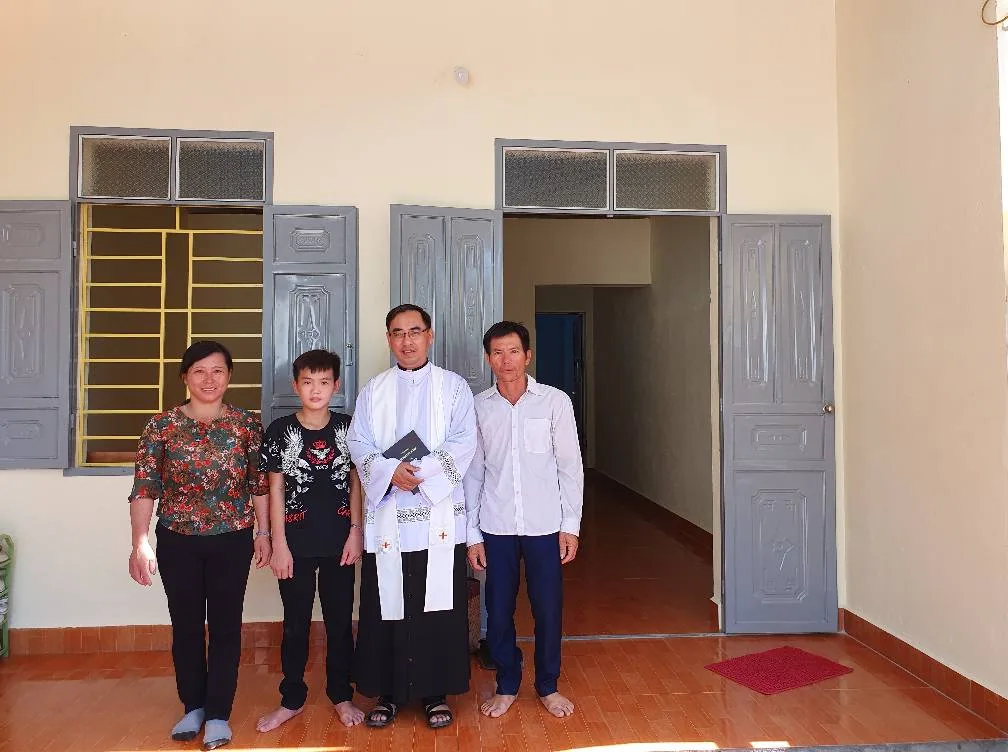 TRAO NHÀ TÌNH THƯƠNG CHO GIA ĐÌNH ANH NGUYỄN ĐỨC MẠNH